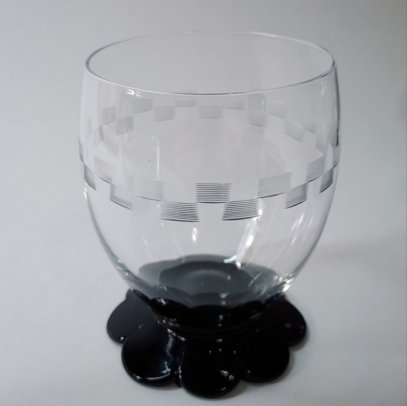 Set of 7 - Black Lily Pad Glasses - Picture 4 of 5